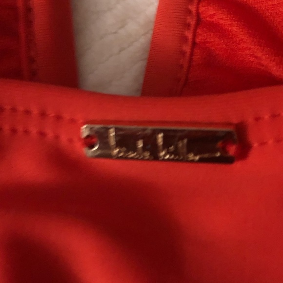 Nicole Miller New York Plus Size V Swimsuit - Picture 5 of 10